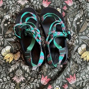 Girls Chevron Strappy Nylon Chacós Sandals